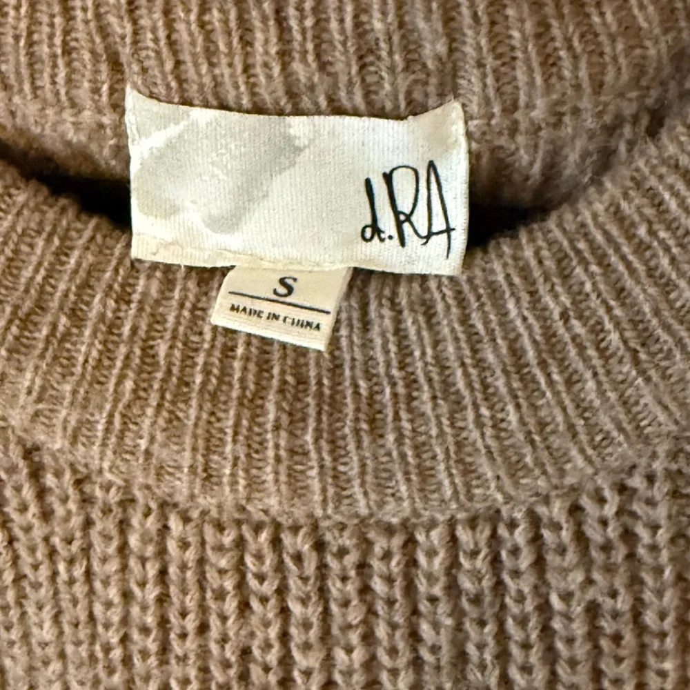 DRA Tan Cropped 3/4 Sweater